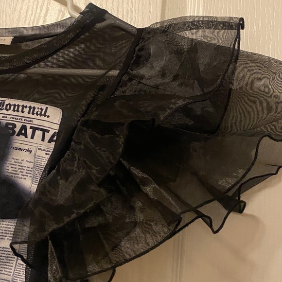 Occasion Black Sheer Ruffle Sleeve Graphic Top - Picture 4 of 6